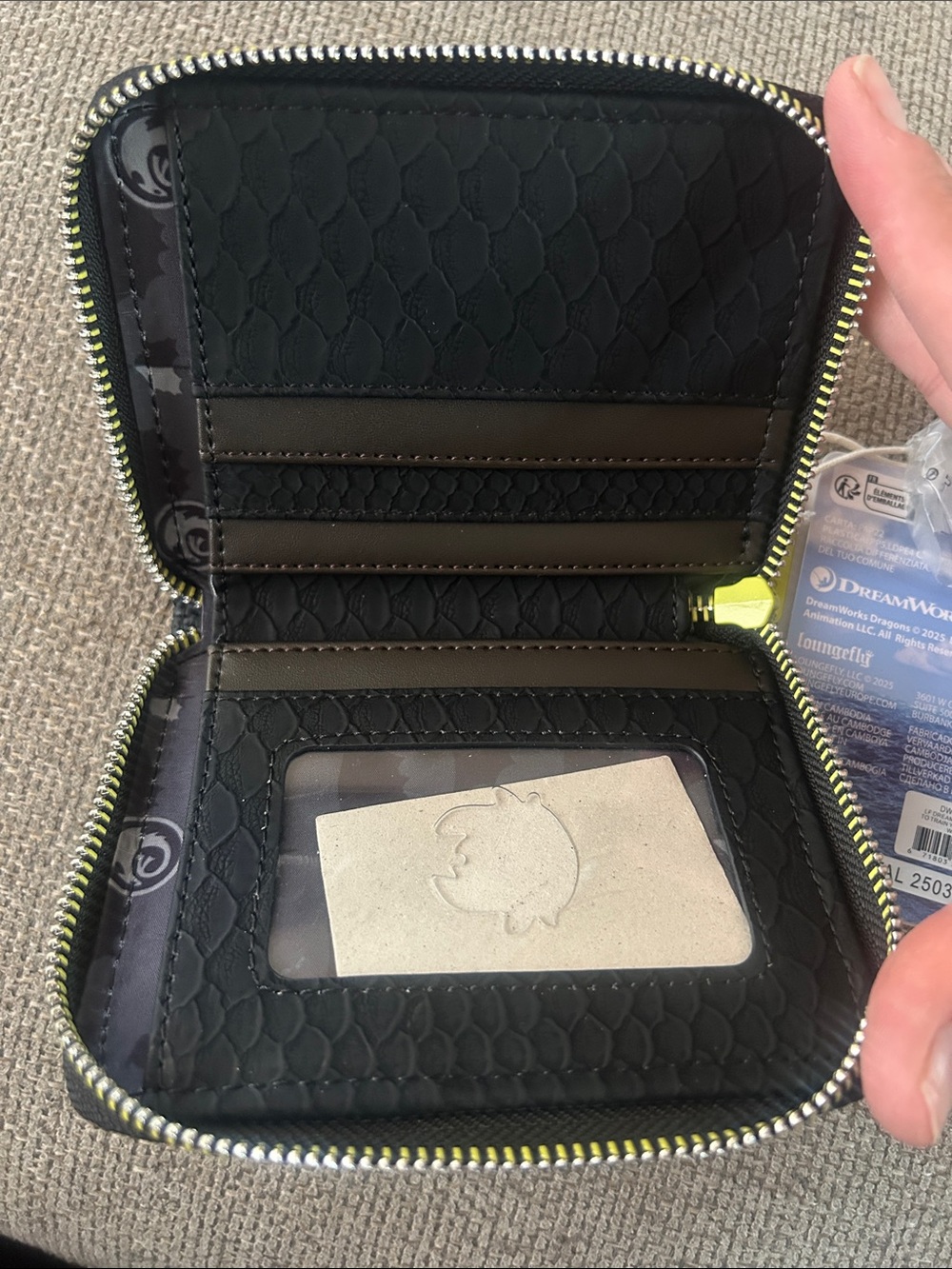 Loungefly DreamWorks How to Train Your Dragon Wallet - Picture 3 of 3